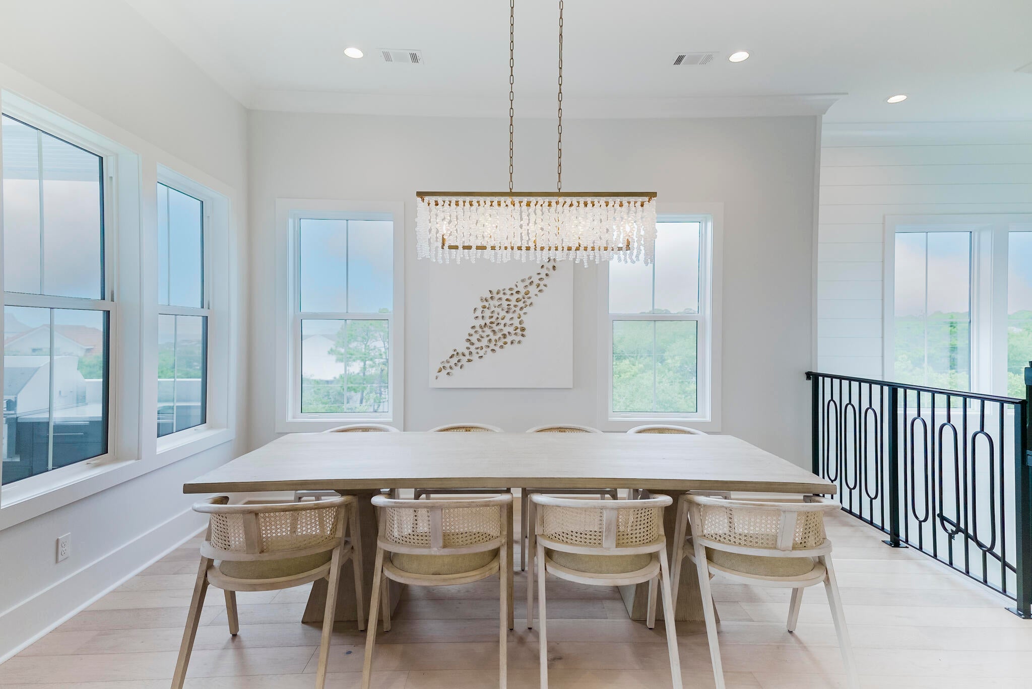 Chandeliers & Pendants